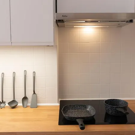 Spacious, Quiet And Bright Apartment, Close Center, Parking, Air-Conditioned Rooms Warsaw Exterior photo