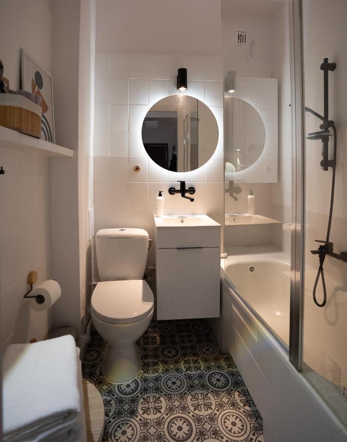 Apartment Spacious, Quiet And Bright Apartment, Close Center, Parking, Air-conditioned *