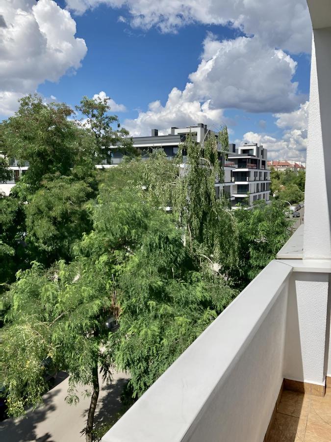 Spacious, Quiet And Bright Apartment, Close Center, Parking, Air-conditioned Варшава