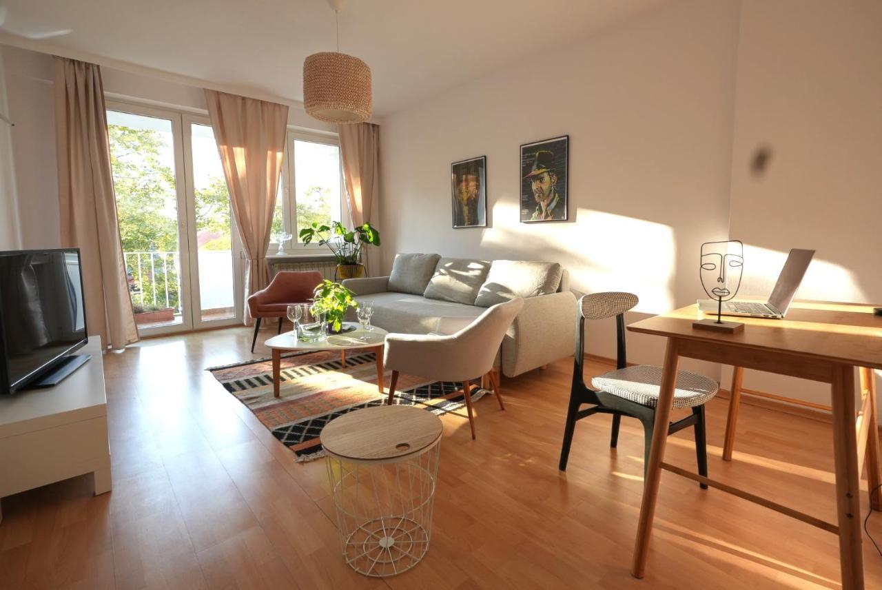Spacious, Quiet And Bright Apartment, Close Center, Parking, Air-conditioned Варшава