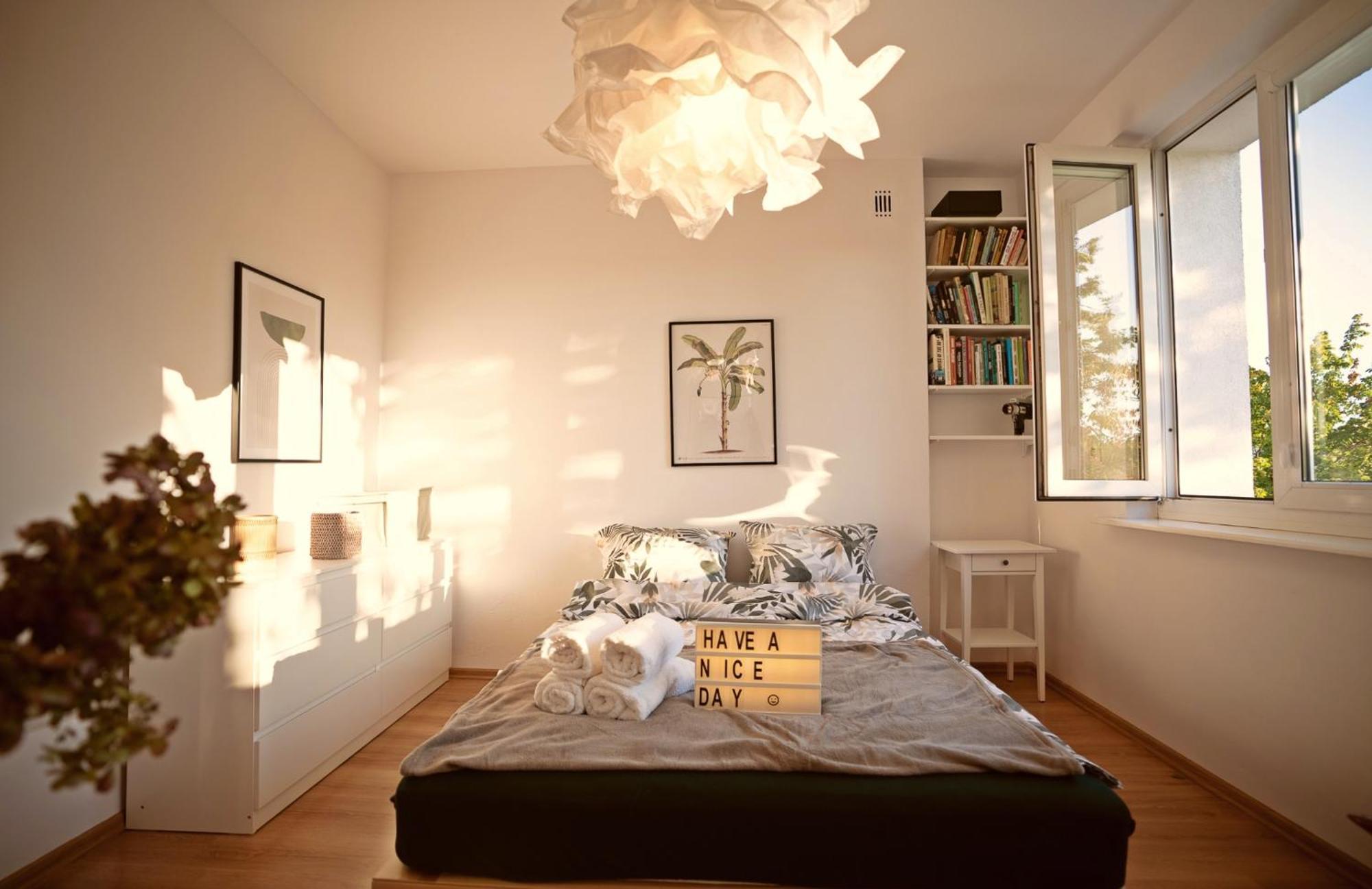 Апартаменти Spacious, Quiet And Bright Apartment, Close Center, Parking, Air-conditioned *